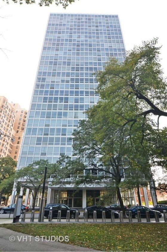 Primary Photo - 2400 N Lakeview Ave