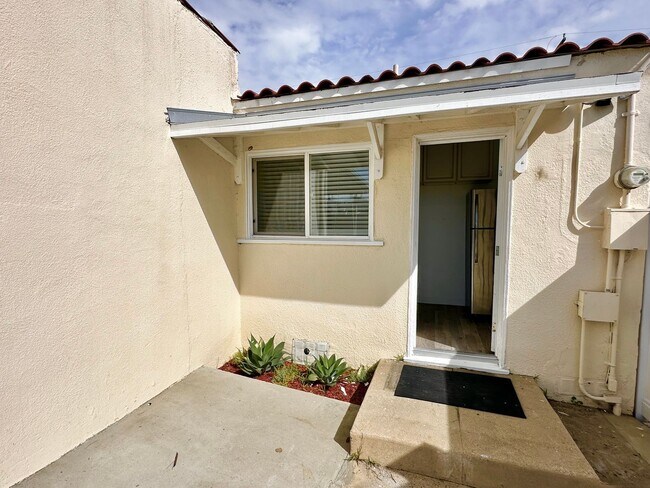 Foto del edificio - Gardena-1 bd/1ba Spanish Contemporary Home...
