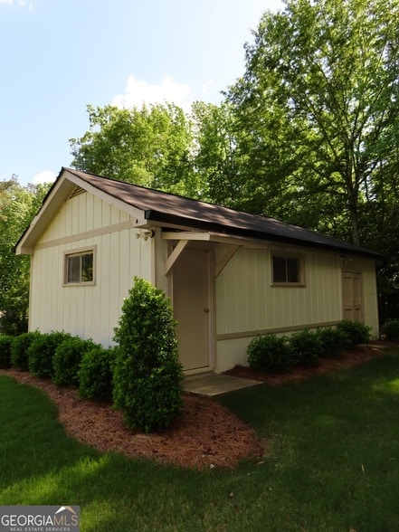 Building Photo - 5006 Suwanee Dam Rd