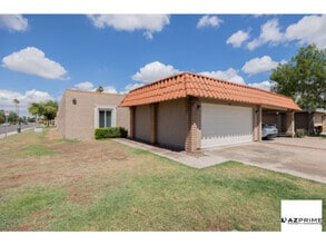 Building Photo - 5316 S Palm Dr