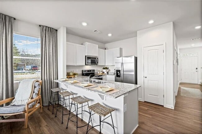 Foto del edificio - 15 Silverbell Ln NW