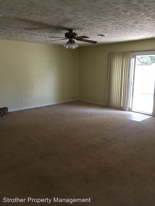 Building Photo - 6200 Maple Leaf Ct