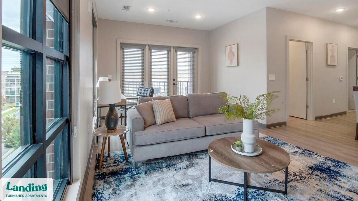 Foto principal - 645 N Front St