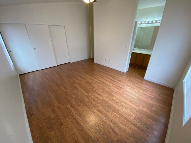 Foto del edificio - 3 bed/2 bath home located in Summerlin