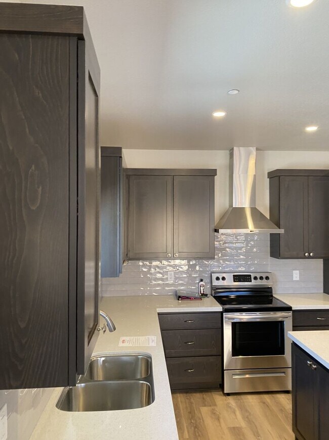 Foto del edificio - 240 Silver Bend Way