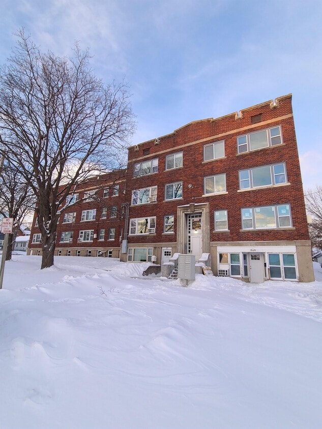 Primary Photo - 833 W 2nd St