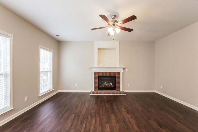 Foto del edificio - 3435 Fairfax Woods Dr