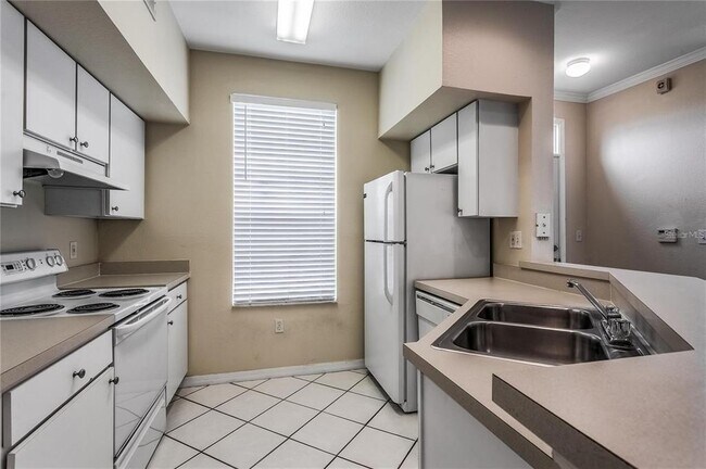 Building Photo - 10536 White Lake Ct