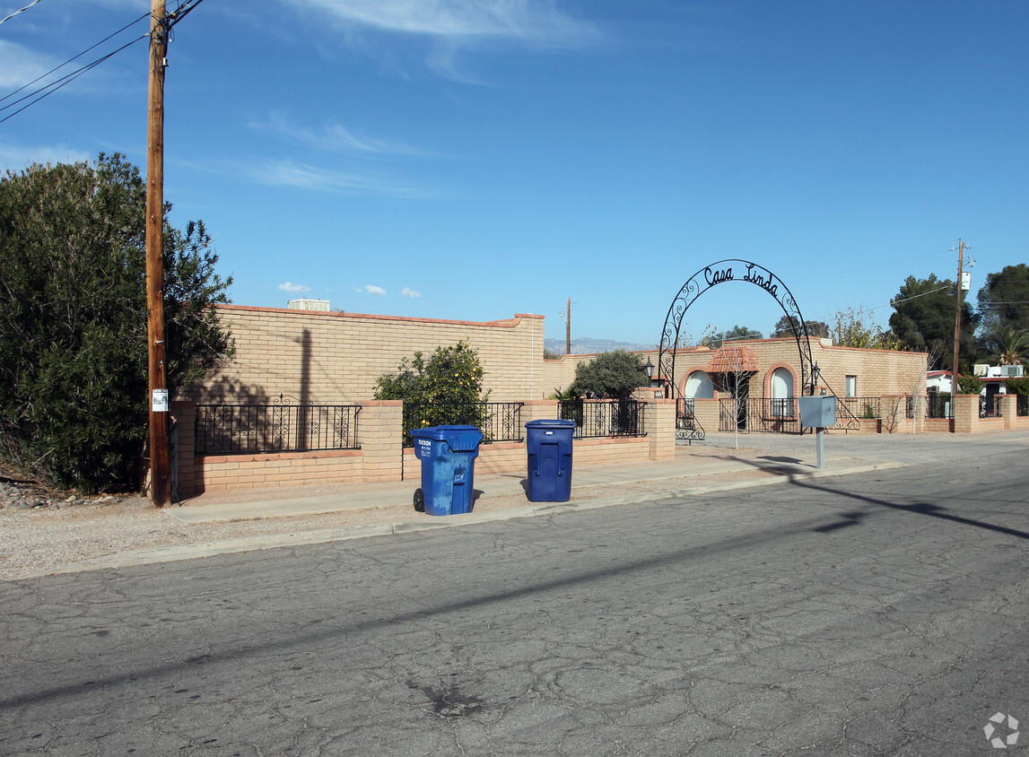 View from Street - Casa Linda