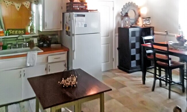 kitchen / sink area - 5513 Odom Ave