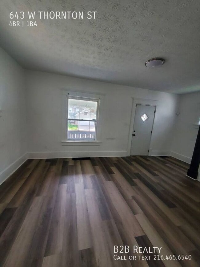 Foto del edificio - 643 W Thornton St