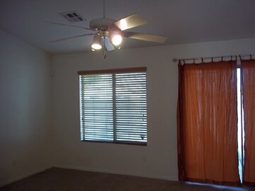 Foto del edificio - Available Early Dec! 4 BR 2 Bath Home! Cor...