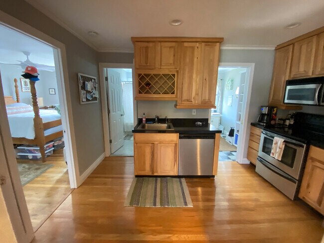 Kitchen_01 - 1201 Ocean Ave