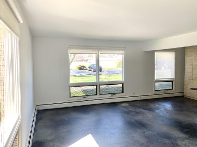 Building Photo - 1555 Cherboneau Pl