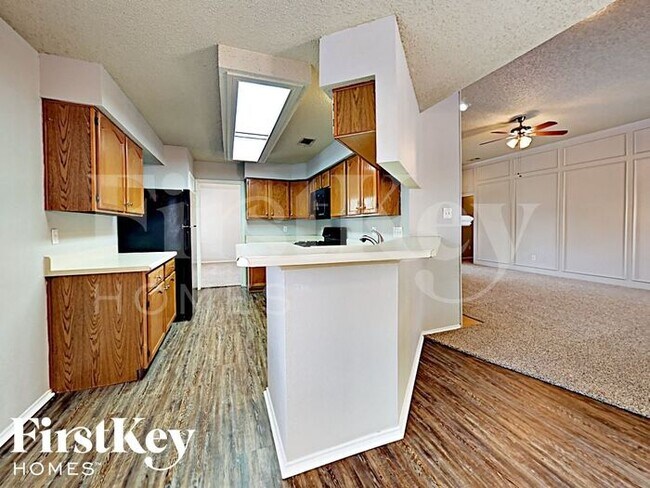Foto del edificio - 936 Bluffview Dr