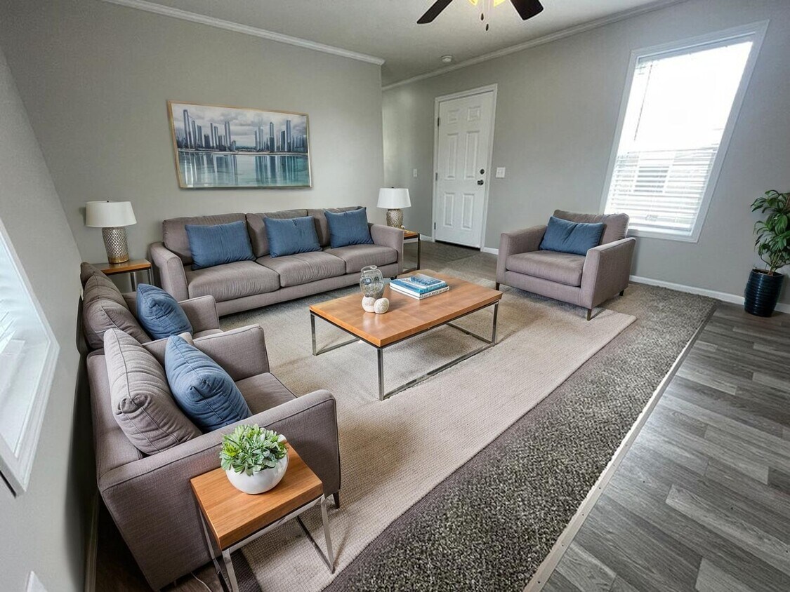 Foto principal - 38017 Chilver Ave