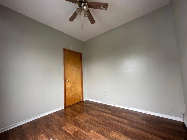 Foto del edificio - 70 Humphrey Ave