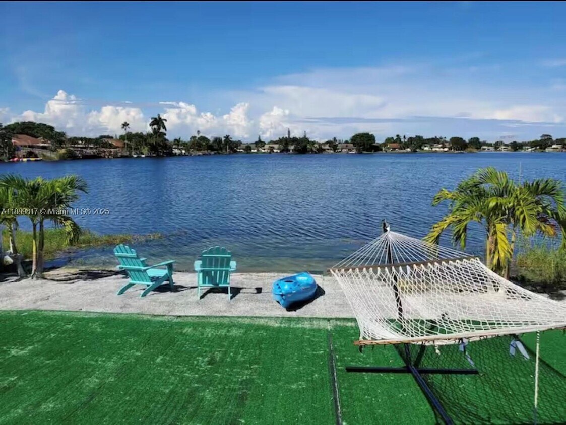 Foto principal - 2543 SW 58th Manor