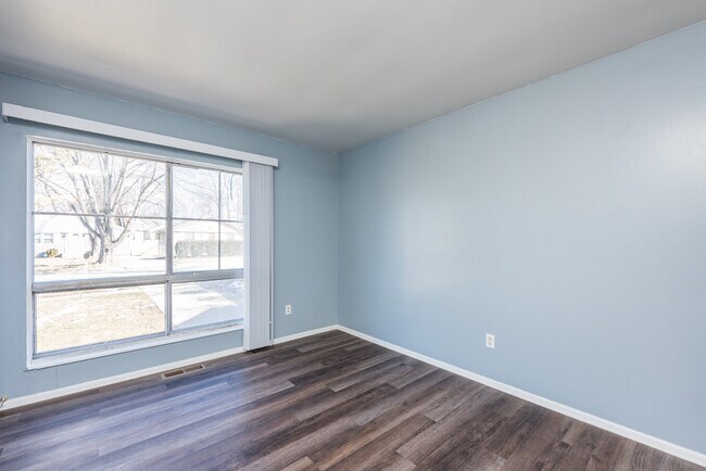 Building Photo - 2036 Jethro Ave