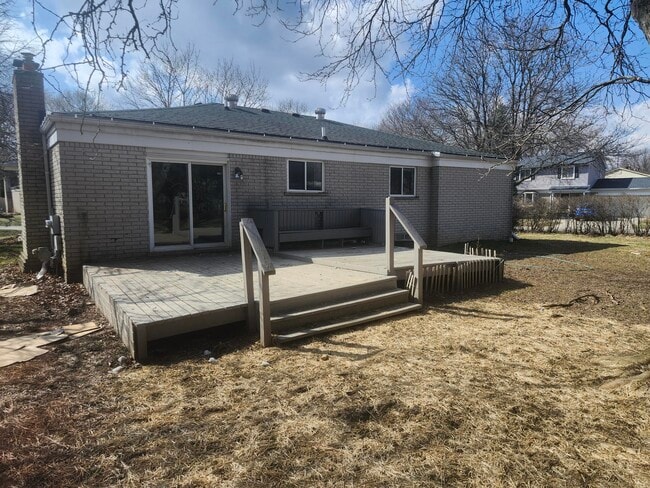 Building Photo - 301 Buckingham Rd