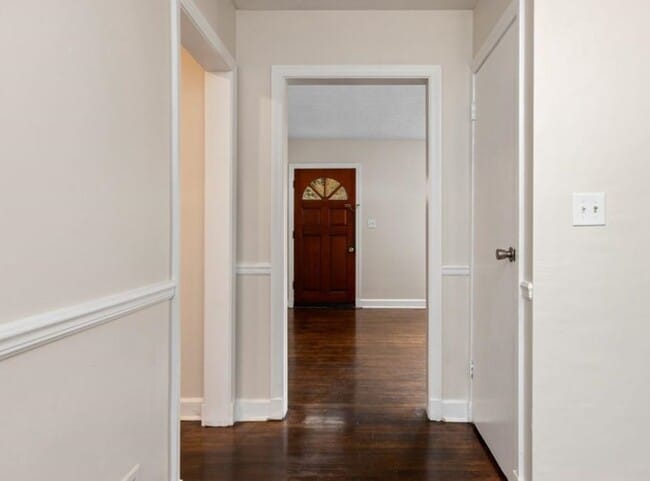 Building Photo - 226 Fraser Ln