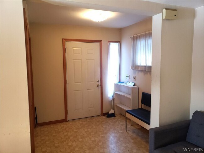 Building Photo - 91 Springville Ave