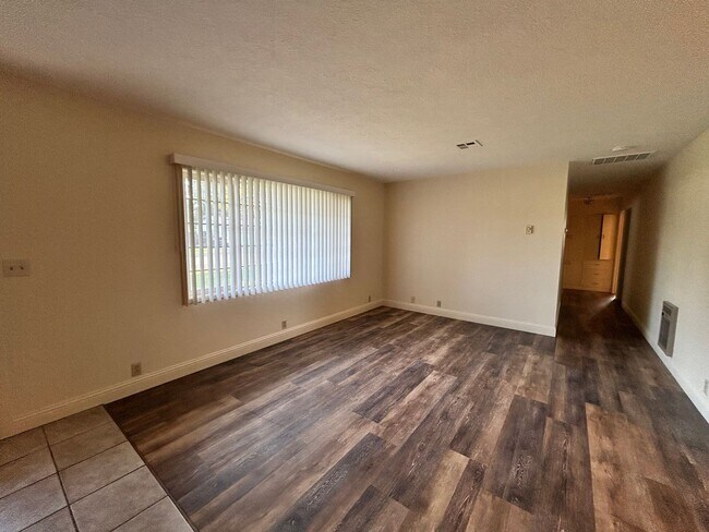 Foto del edificio - 3 Bedroom, 2.5 Bath House