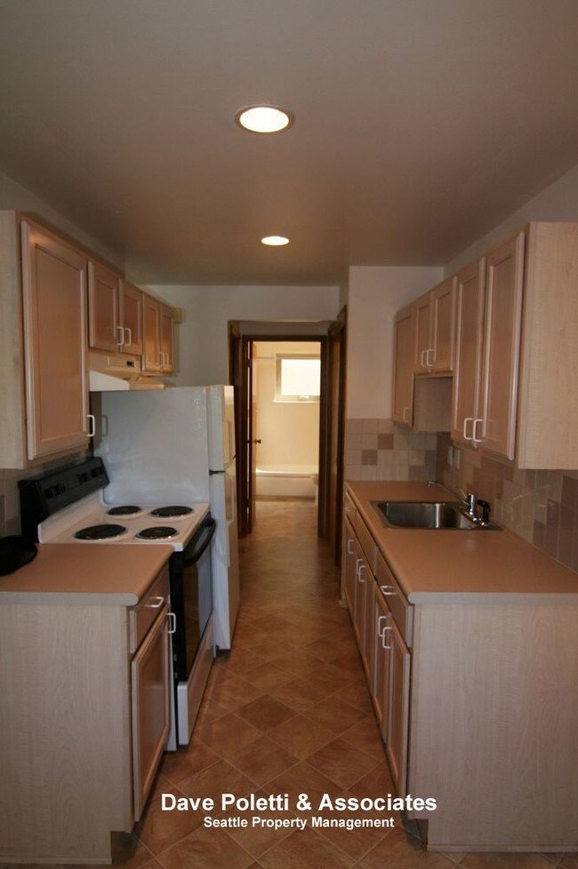 Foto del edificio - 6100 24th Ave NW