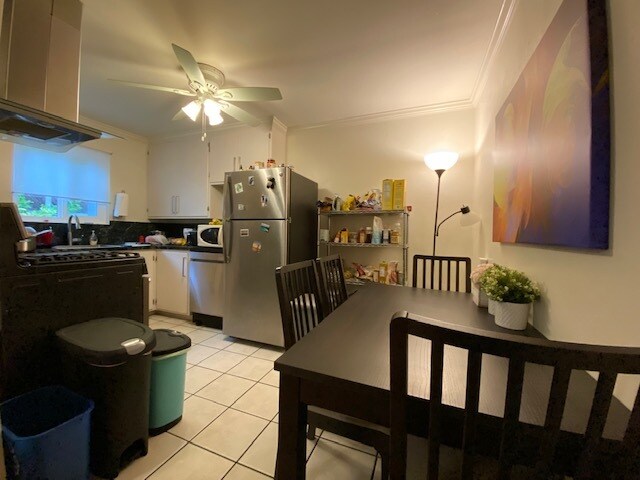 Foto del edificio - 907 Fremont Pl