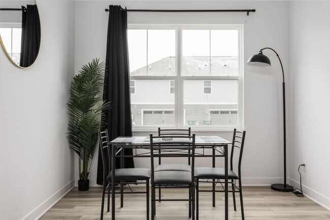 Building Photo - 17355 Wellburn Dr