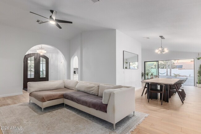 Foto del edificio - 4039 E Morrow Dr