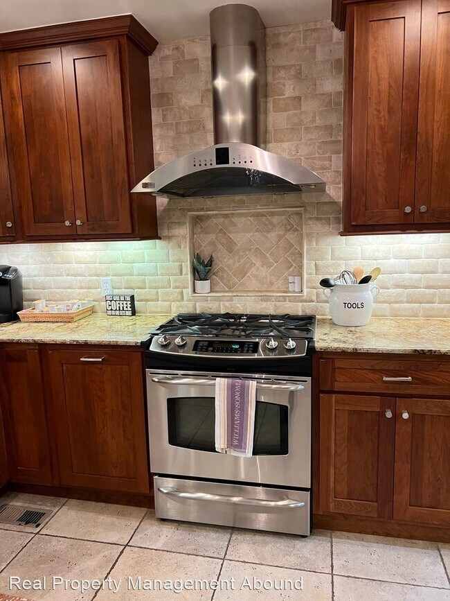 Foto del edificio - 3 br, 3 bath House - 4821 S Pittsburg Ave.