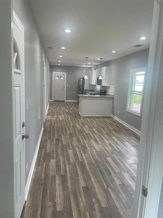 Building Photo - 3021 E 138th Pl