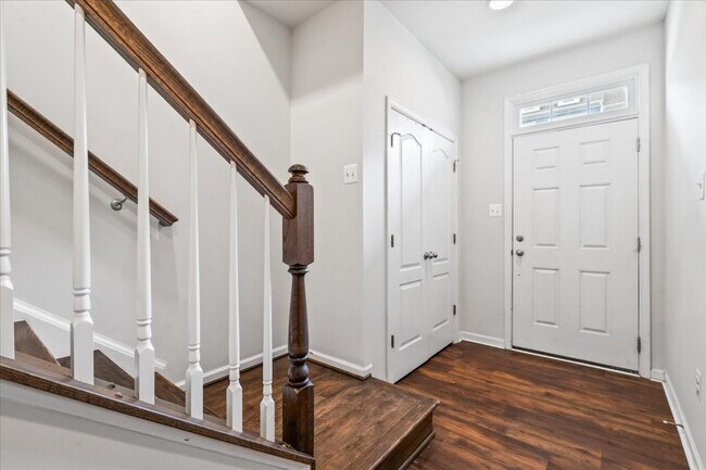 Building Photo - 309 Spring Bank Way
