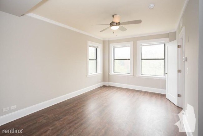 Building Photo - 812 W Lakeside Pl