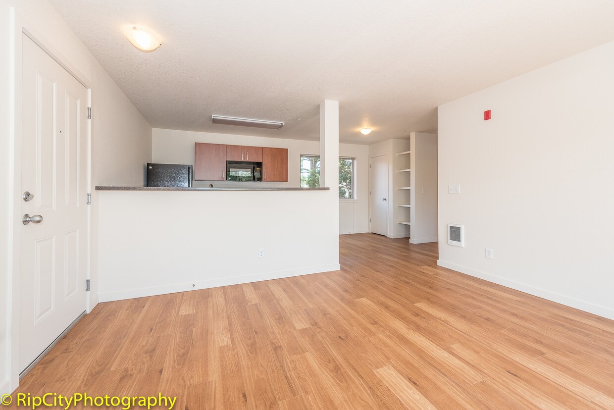 Foto principal - 4820 SW Tucker Ave