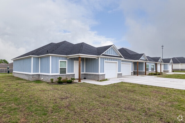 Building Photo - Villas at Palecero