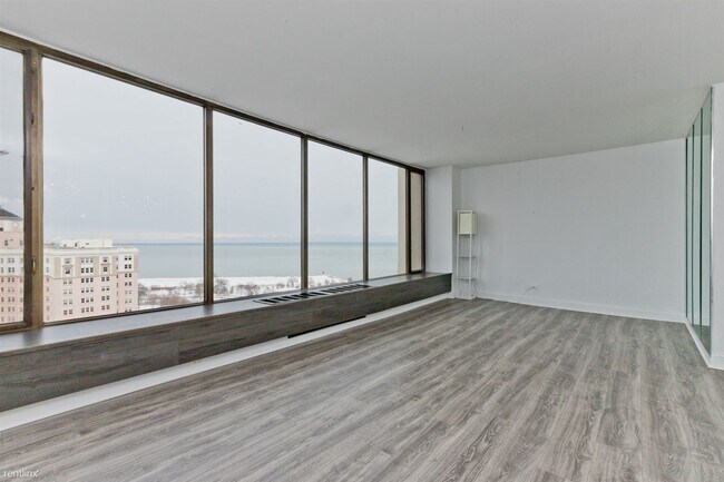 Building Photo - Studio, 1 bath Condo - 5455 N Sheridan Rd ...
