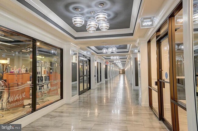 Foto del edificio - 5225 Pooks Hill Rd