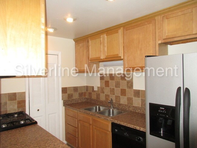 Foto del edificio - 7527 Riverdale Rd