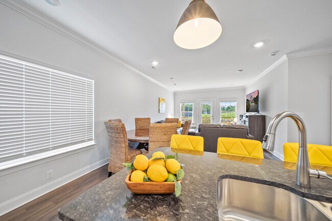 Foto del edificio - 1621 Spring Berry Ln