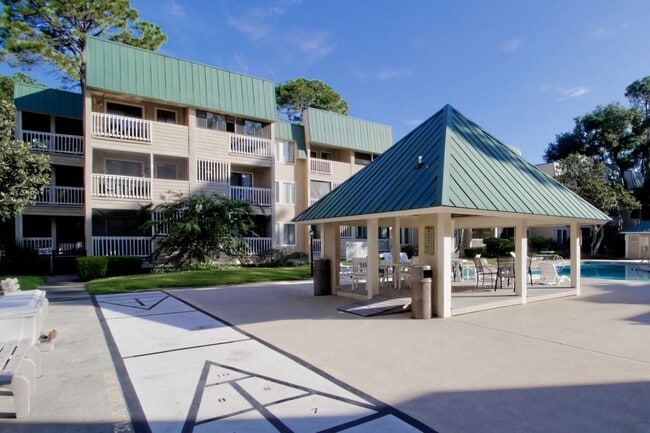 Building Photo - FULLY FURNISHED NORTH END HILTON HEAD CONDO – AVAILABLE NOW