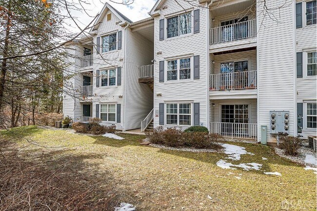 Foto del edificio - 1138 Waterford Dr