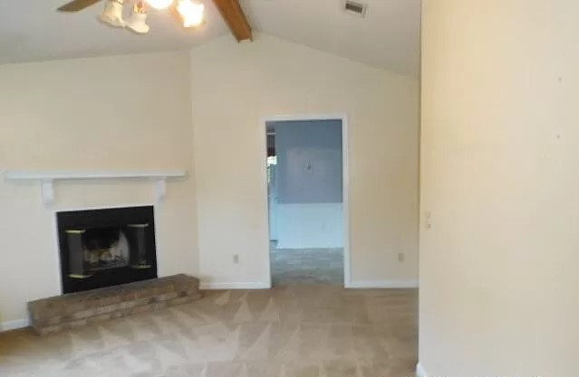 living room - 918 Willowbrook Dr