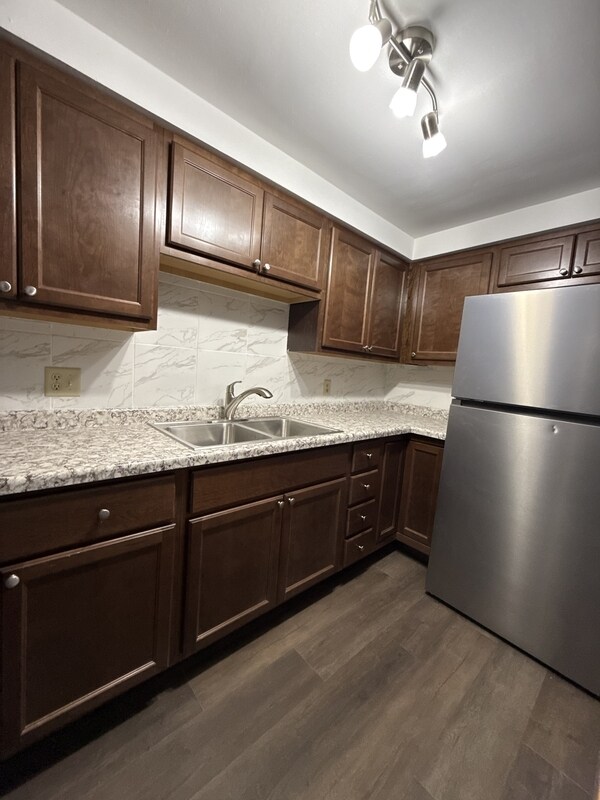 Foto del edificio - 2405 Calypso Rd