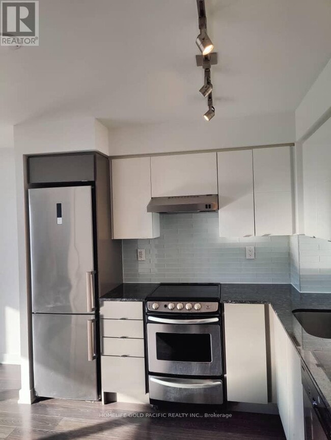 Building Photo - 160 Flemington Rd