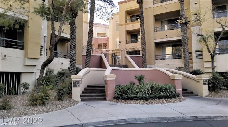 Foto principal - 270 E Flamingo Rd