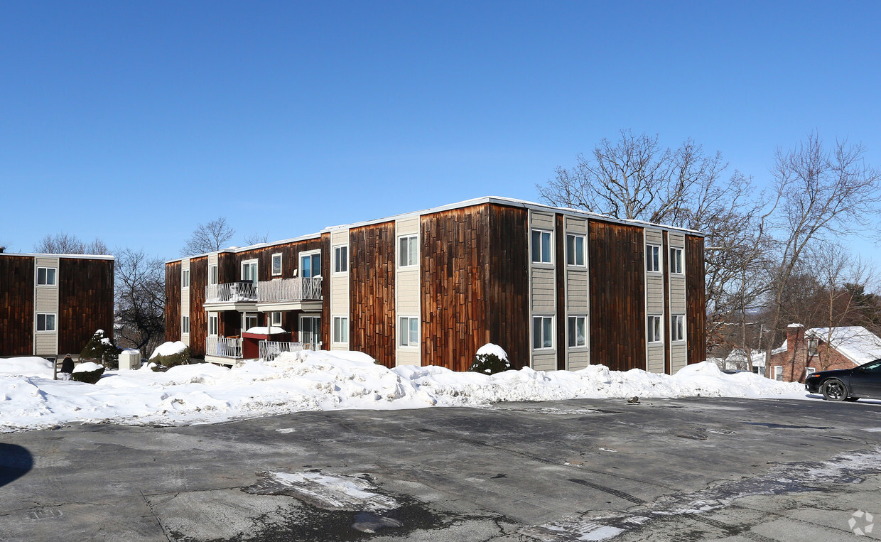 Primary Photo - Brafferton Square Apartments