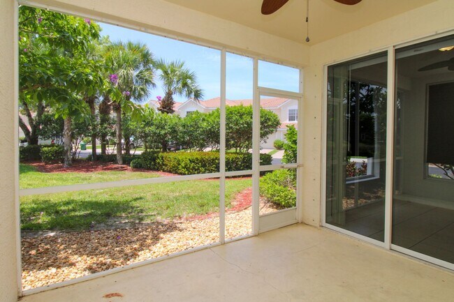Building Photo - ** BEAUTIFUL UPDATED UNFURNISHED 2 BED PLU...