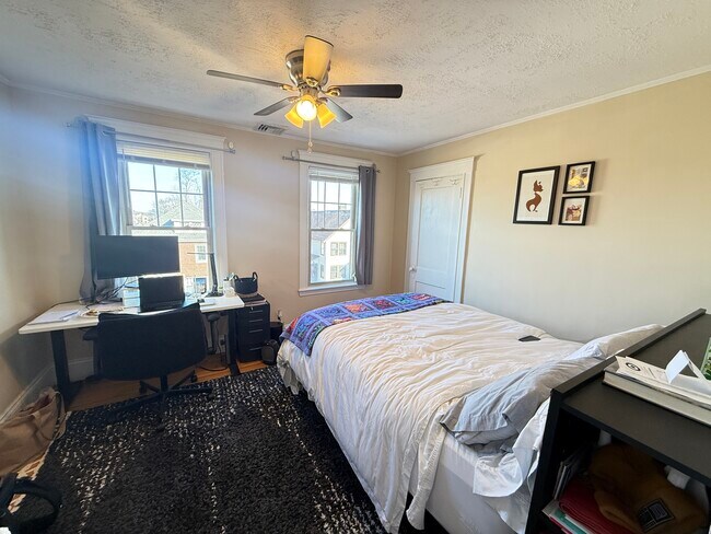 Foto del edificio - 5 Mapleton St